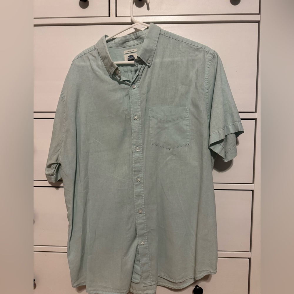 Men’s Old Navy Casual Button Down Short Sleeved Shirt